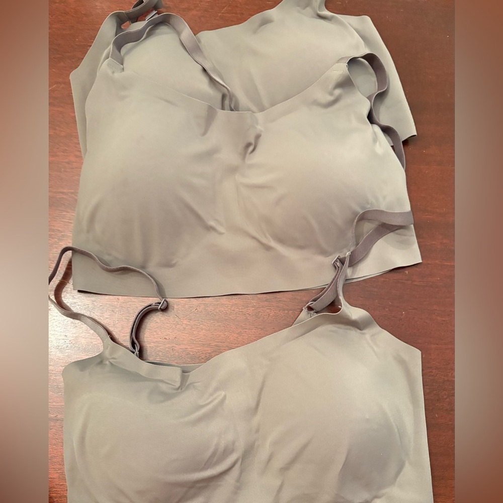 Gray athletic bras byTrue - Size L (3)